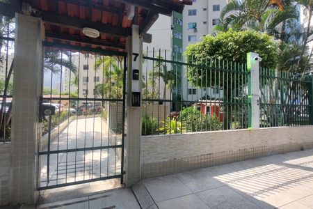 Apartamento para alugar com 60m², 3 quartos e 1 vagaFachada e portaria