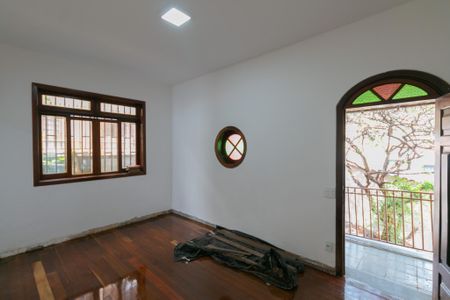 Casa para alugar com 3 quartos, 360m² em Vila Cloris, Belo Horizonte