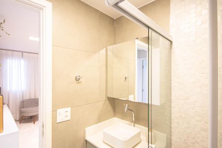 Apartamento à venda com 65m², 2 quartos e 1 vaga Apartamento à venda com 65m², 2 quartos e 1 vagaBanheiro Social