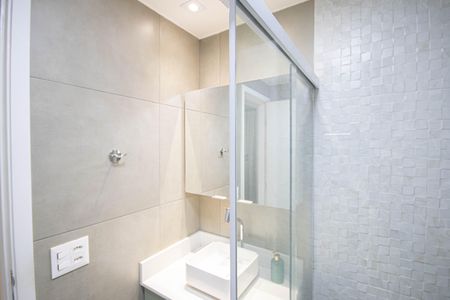 Apartamento à venda com 65m², 2 quartos e 1 vaga Apartamento à venda com 65m², 2 quartos e 1 vagaBanheiro da Suíte