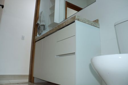 Casa de condomínio para alugar com 140m², 3 quartos e 2 vagasBanheiro da Suíte