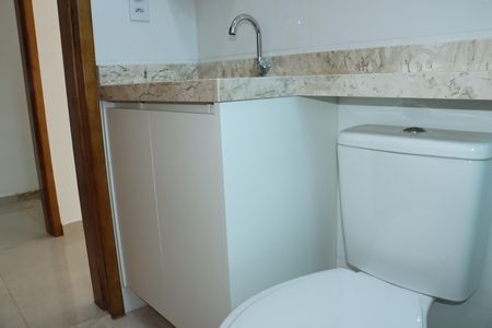 Casa de condomínio para alugar com 140m², 3 quartos e 2 vagasBanheiro da Suíte