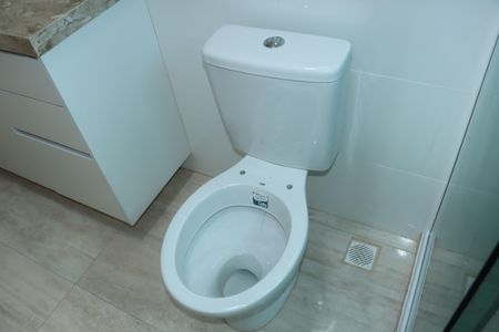 Casa de condomínio para alugar com 140m², 3 quartos e 2 vagasBanheiro da Suíte