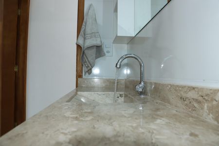 Casa de condomínio para alugar com 140m², 3 quartos e 2 vagasBanheiro da Suíte