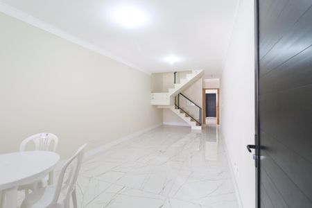 Casa à venda com 3 quartos, 160m² em Vila Paiva, São Paulo
