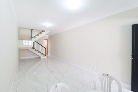Casa à venda com 3 quartos, 160m² em Vila Paiva, São Paulo