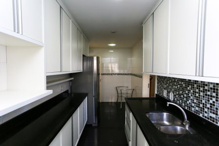 Apartamento à venda com 126m², 3 quartos e 2 vagas Apartamento à venda com 126m², 3 quartos e 2 vagascozinha