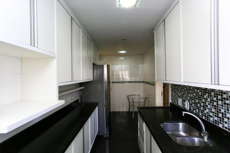 Apartamento à venda com 126m², 3 quartos e 2 vagas Apartamento à venda com 126m², 3 quartos e 2 vagascozinha