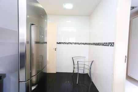 Apartamento à venda com 126m², 3 quartos e 2 vagas Apartamento à venda com 126m², 3 quartos e 2 vagascozinha