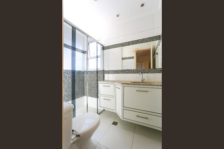 Apartamento à venda com 126m², 3 quartos e 2 vagas Apartamento à venda com 126m², 3 quartos e 2 vagasBanheiro da Suíte