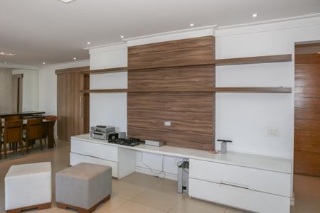 Apartamento para alugar com 176m², 4 quartos e 3 vagas Apartamento para alugar com 176m², 4 quartos e 3 vagasSala