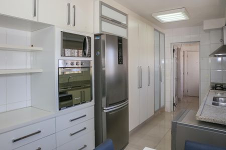 Apartamento para alugar com 176m², 4 quartos e 3 vagas Apartamento para alugar com 176m², 4 quartos e 3 vagasCozinha