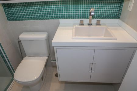 Apartamento para alugar com 176m², 4 quartos e 3 vagas Apartamento para alugar com 176m², 4 quartos e 3 vagasBanheiro da Suíte 2