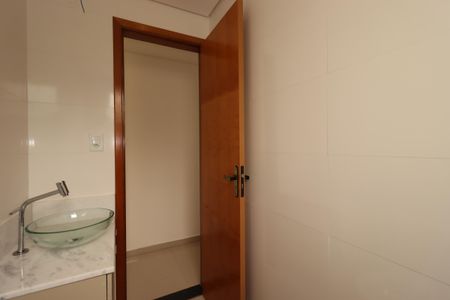 Apartamento à venda com 62m², 3 quartos e 2 vagasBanheiro Social