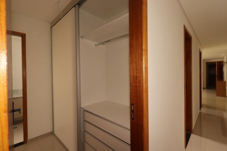 Apartamento à venda com 62m², 3 quartos e 2 vagasCorredor