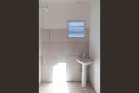 Banheiro Social de kitnet/studio para alugar com 1 quarto, 26m² em Santo Antônio, Porto Alegre