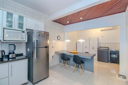 Casa à venda com 222m², 3 quartos e 3 vagas Casa à venda com 222m², 3 quartos e 3 vagasCozinha