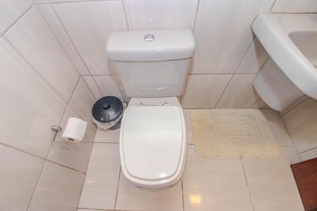 Casa à venda com 222m², 3 quartos e 3 vagas Casa à venda com 222m², 3 quartos e 3 vagasLavabo