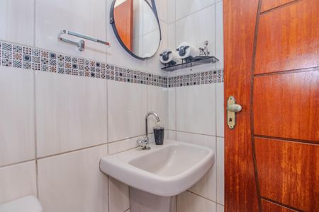 Casa à venda com 222m², 3 quartos e 3 vagas Casa à venda com 222m², 3 quartos e 3 vagasLavabo