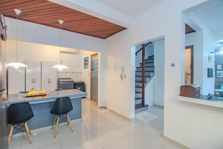 Casa à venda com 222m², 3 quartos e 3 vagas Casa à venda com 222m², 3 quartos e 3 vagasCozinha