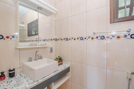 Casa à venda com 222m², 3 quartos e 3 vagas Casa à venda com 222m², 3 quartos e 3 vagasBanheiro da Suíte