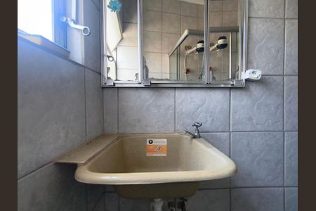 Banheiro  de kitnet/studio à venda com 1 quarto, 33m² em Liberdade, São Paulo