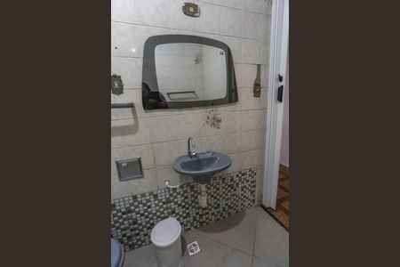 Casa à venda com 199m², 5 quartos e 2 vagasBanheiro social 1 