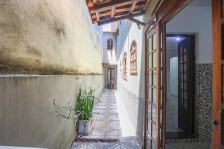Casa à venda com 199m², 5 quartos e 2 vagasCorredor 