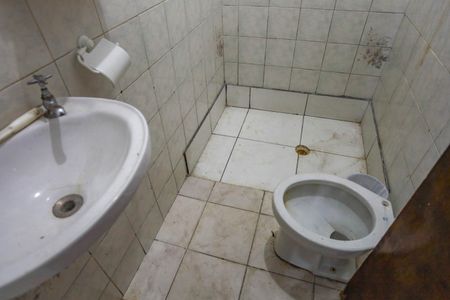 Casa à venda com 199m², 5 quartos e 2 vagasBanheiro da suíte 