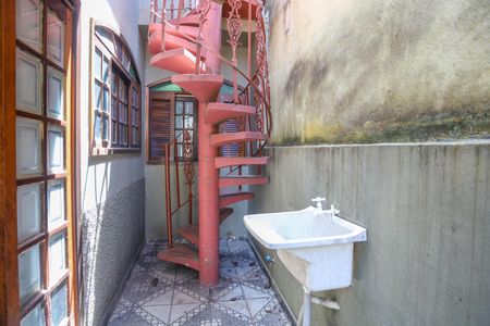 Casa à venda com 199m², 5 quartos e 2 vagasÁrea de serviço 