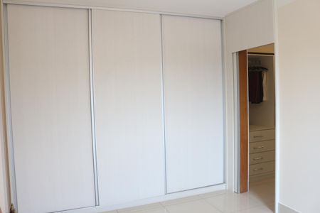Apartamento à venda com 162m², 3 quartos e 2 vagasSuíte 1