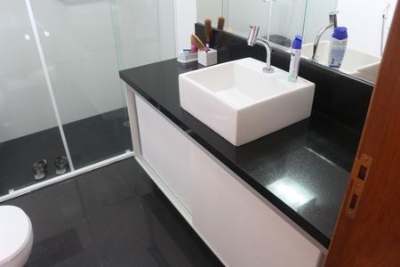 Apartamento à venda com 162m², 3 quartos e 2 vagasBanheiro da Suíte 1