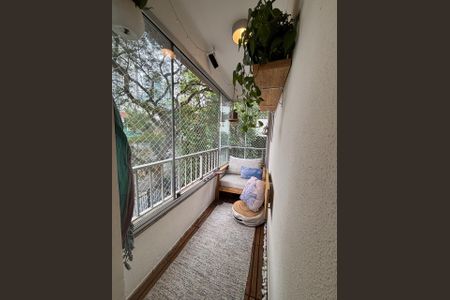 Apartamento à venda com 70m², 2 quartos e 1 vagaVaranda