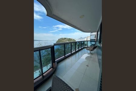 Apartamento à venda com 236m², 4 quartos e 3 vagasVista