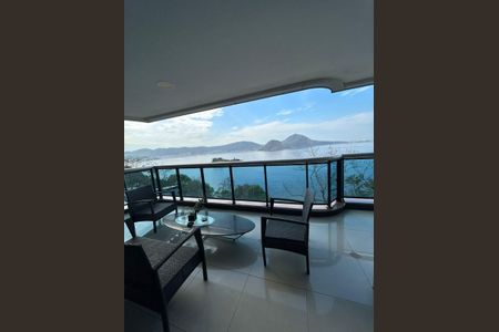 Apartamento à venda com 236m², 4 quartos e 3 vagasVista