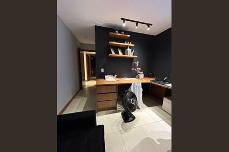 Apartamento à venda com 236m², 4 quartos e 3 vagasEscritório