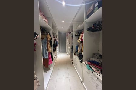 Apartamento à venda com 236m², 4 quartos e 3 vagasCorredor