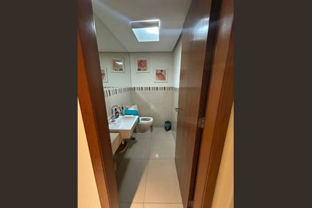 Apartamento à venda com 236m², 4 quartos e 3 vagasBanheiro