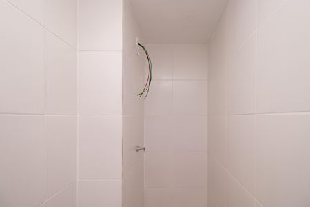 Banheiro Social de apartamento para alugar com 2 quartos, 34m² em Parque São Lourenço, São Paulo