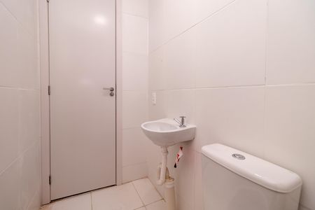 Banheiro Social de apartamento para alugar com 2 quartos, 34m² em Parque São Lourenço, São Paulo