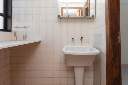 Apartamento à venda com 169m², 2 quartos e 2 vagas Apartamento à venda com 169m², 2 quartos e 2 vagasLavanderia