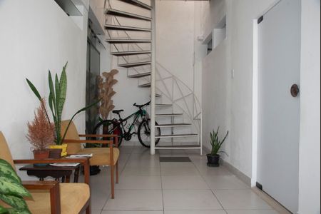 Studio para alugar com 50m², 1 quarto e sem vaga Studio para alugar com 50m², 1 quarto e sem vagaHall de entrada