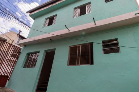 Casa para alugar com 80m², 2 quartos e 1 vagaFachada