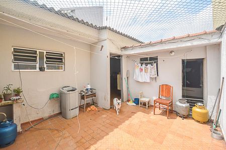 Casa à venda com 156m², 2 quartos e 3 vagas Casa à venda com 156m², 2 quartos e 3 vagasQuintal