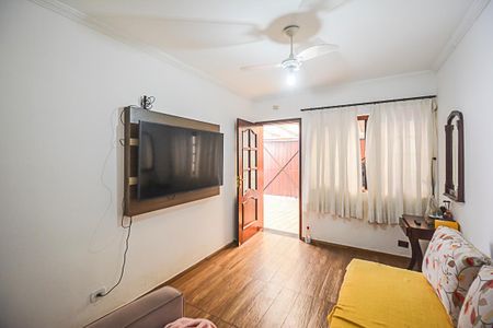 Casa à venda com 156m², 2 quartos e 3 vagas Casa à venda com 156m², 2 quartos e 3 vagasSala