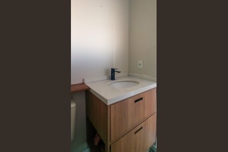 Banheiro de apartamento à venda com 1 quarto, 40m² em Camaquã, Porto Alegre