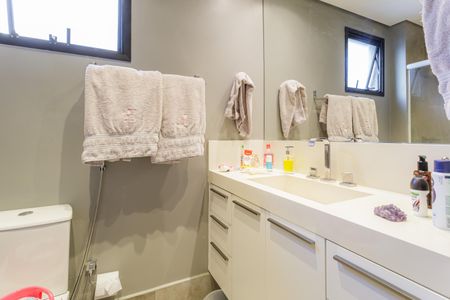Apartamento à venda com 94m², 2 quartos e 2 vagasBanheiro da Suíte