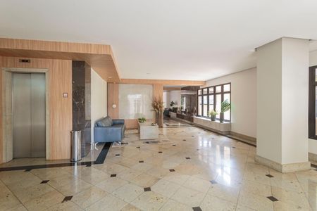 Apartamento à venda com 94m², 2 quartos e 2 vagasHall social