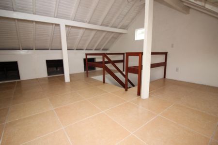 Casa de condomínio à venda com 162m², 3 quartos e 2 vagasSótão da casa