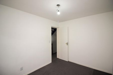 Casa de condomínio à venda com 162m², 3 quartos e 2 vagasQuarto 2